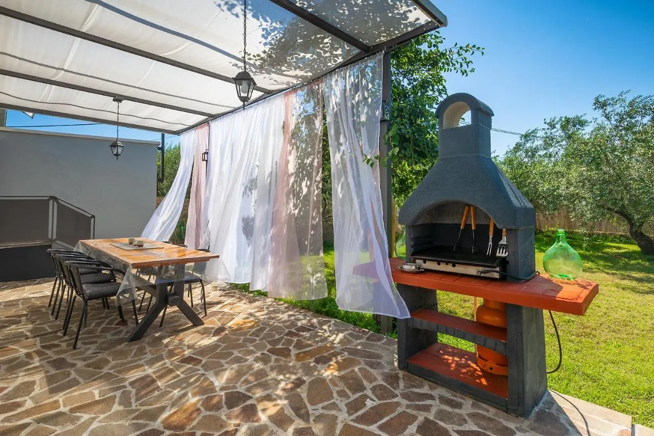 Holiday House Chill Out Loborika Pula 6 Persons Marcana