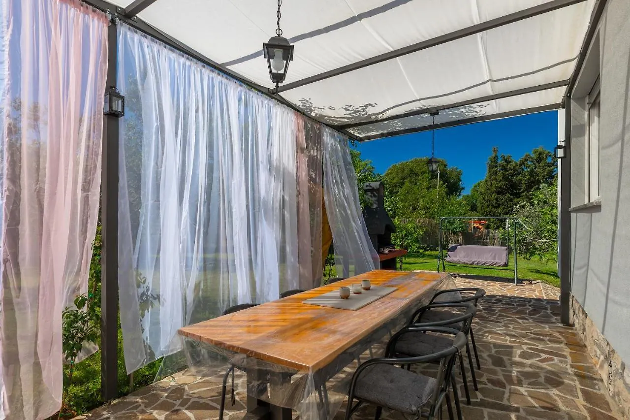 Holiday House Chill Out Loborika Pula 6 Persons Marcana Holiday home